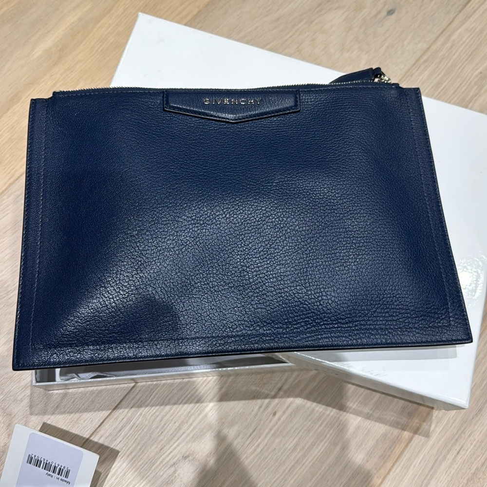 Givenchy Antigona Pouch